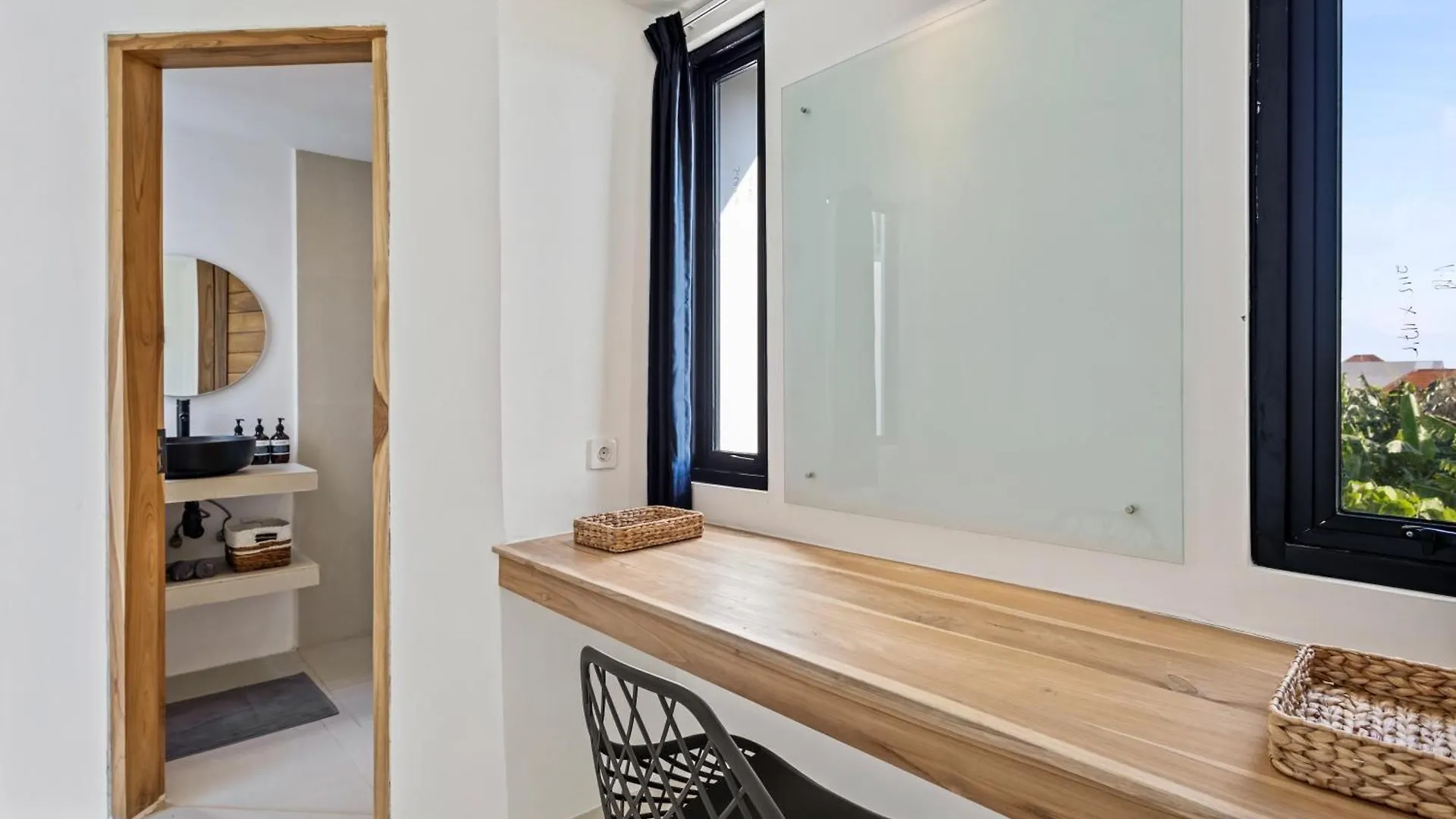 White Residence - Art & Boutique Villas Seminyak  4*, Seminyak (Bali) Indonesia
