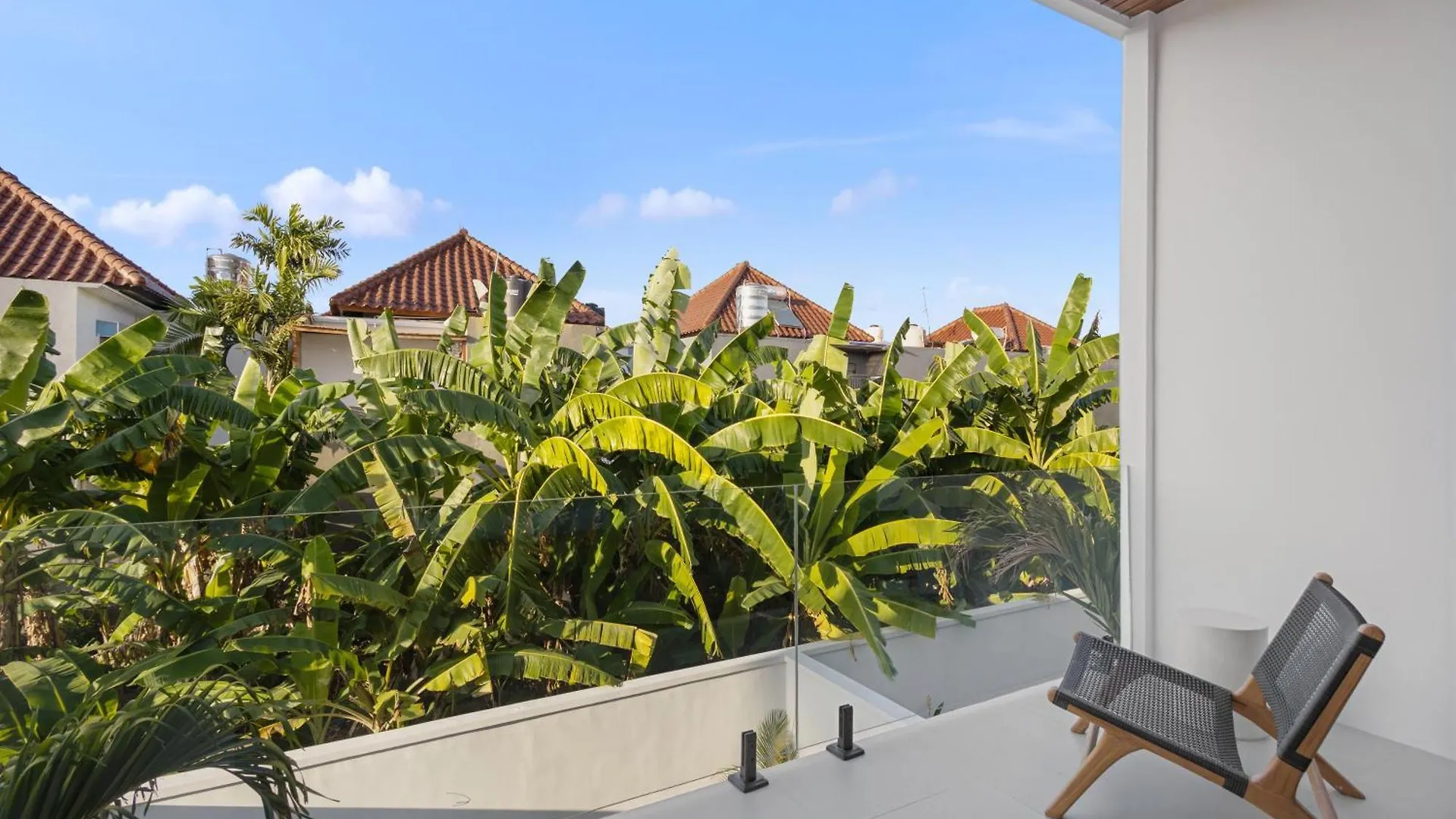 White Residence - Art & Boutique Villas Seminyak  4*, Seminyak (Bali)