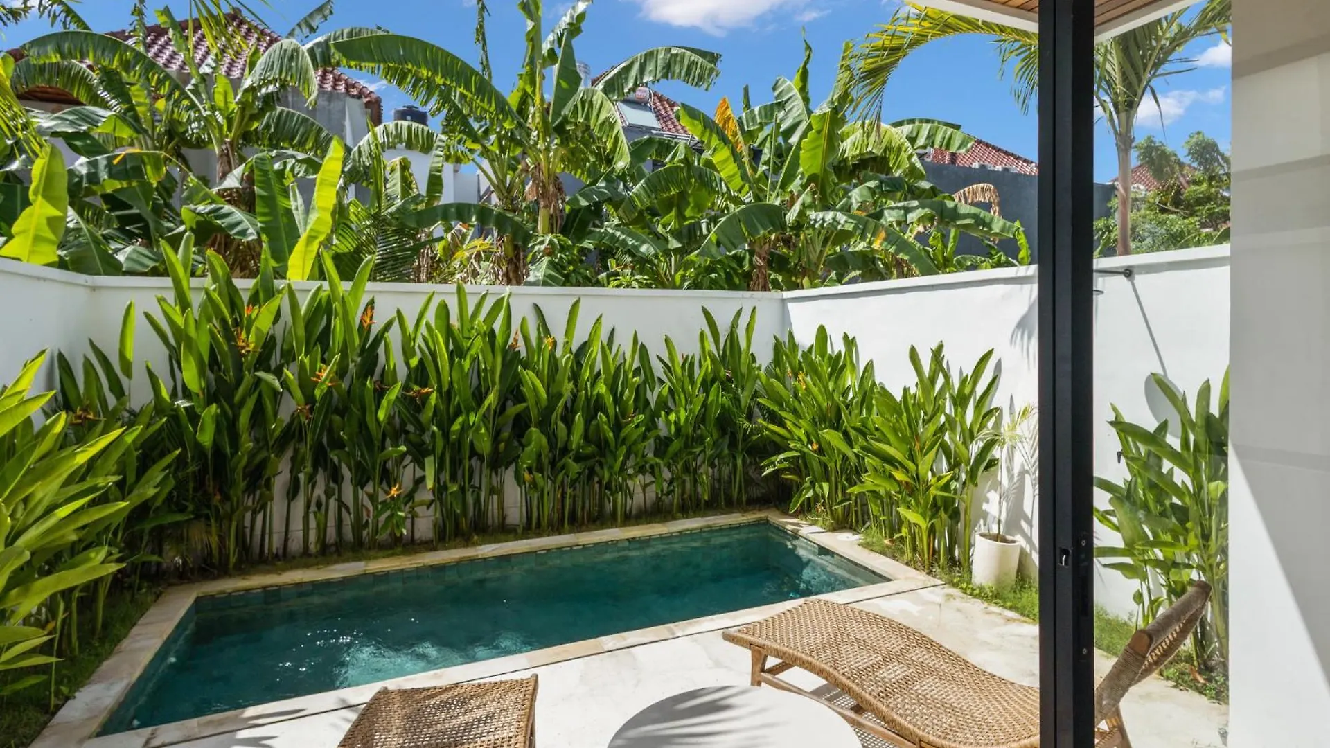 White Residence - Art & Boutique Villas Seminyak
