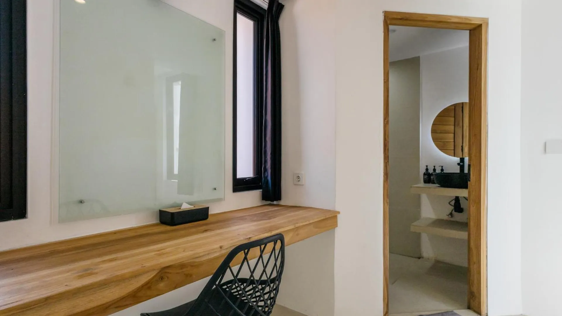 White Residence - Art & Boutique Villas Seminyak