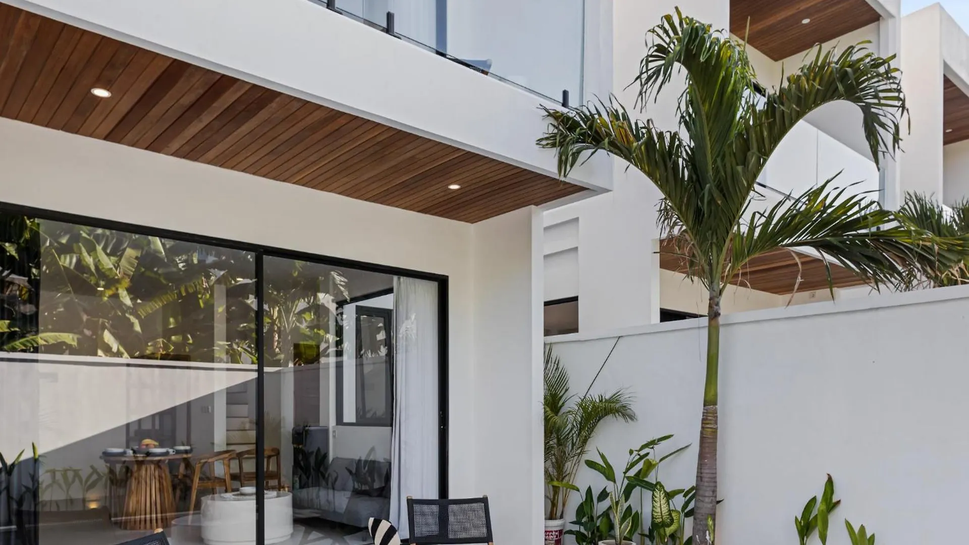 White Residence - Art & Boutique Villas Seminyak  Hotel