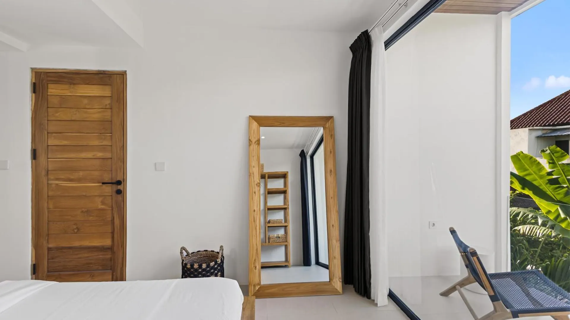 White Residence - Art & Boutique Villas Seminyak  Hotel