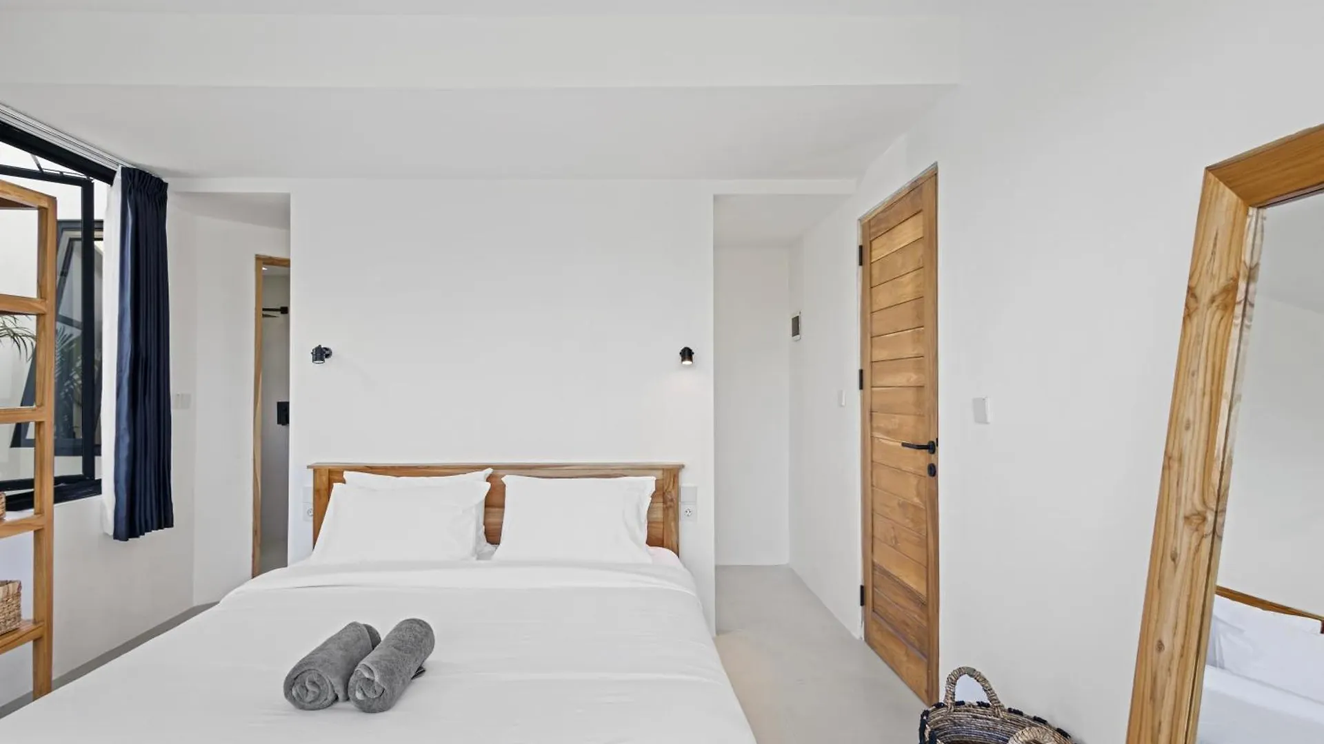 White Residence - Art & Boutique Villas Seminyak